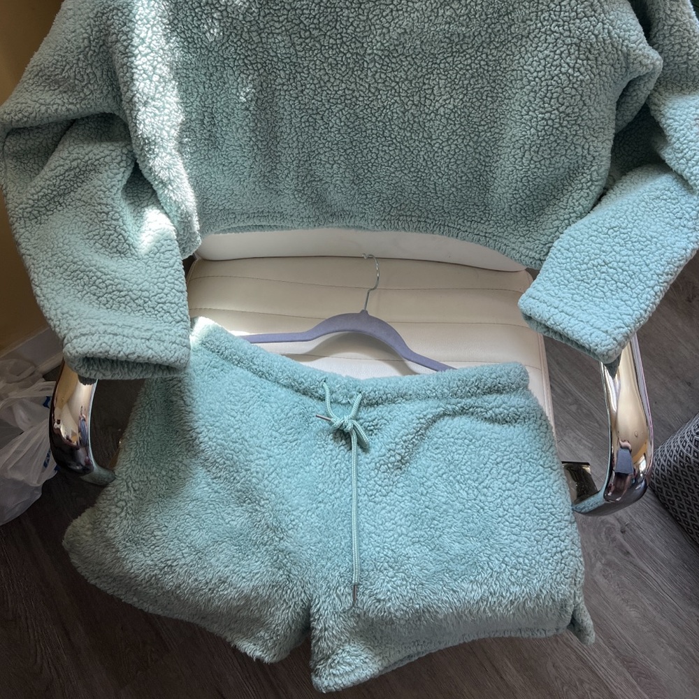 Cute Sherpa lounge set